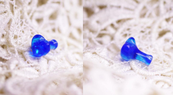 Skyblue love / グラスバーベルピアス ハート形トップのオリジナルグラスバーベル片耳用ピアス。 ラフォルム ガラスジュエリー ガラスアクセサリー
