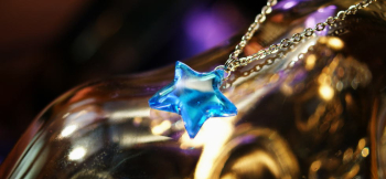 Blue purestar シンプルな星型ネックレス。 ラフォルム ガラスジュエリー ガラスアクセサリー