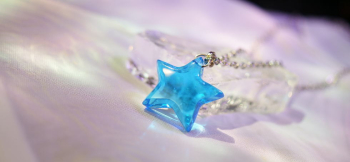 Blue purestar 透明感のある色合いです。 ラフォルム ガラスジュエリー ガラスアクセサリー