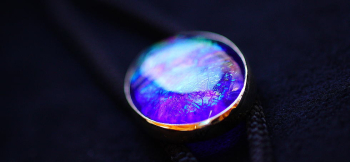 Energy Tanzanite ～ 煌 ～ 見る角度や光の当たり方で表情を変えます。 ラフォルム ガラスジュエリー ガラスアクセサリー