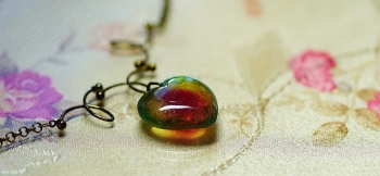 ラフォルム ガラスジュエリー ガラスアクセサリー Aqua jewel heart ～ ANTIQUE ～ 可愛らしい立体的なハートのペンダント。天然石の「ウォーターメロントルマリン」の色の配色イメージを、やや古びたアンティーク調の雰囲気の色合いで…