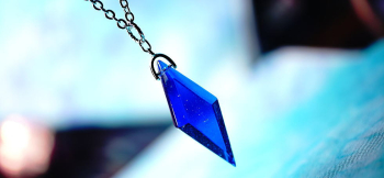 Cool Rhombus ～ 華 ～ コバルトブルーがベースカラー。 ラフォルム ガラスジュエリー ガラスアクセサリー