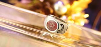 ラフォルム ガラスジュエリー ガラスアクセサリー Basic collaboration ring ベーシックなコラボレーションリングです。シルバーのリング部分にLa formeのロゴ入り(燻し加工)を施しています。この部分は、「文字無し」やご希望…