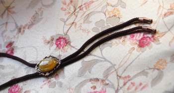 Mysterious amber eye  ラフォルム ガラスジュエリー ガラスアクセサリー