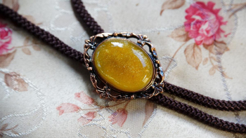 Mysterious amber eye  ラフォルム ガラスジュエリー ガラスアクセサリー
