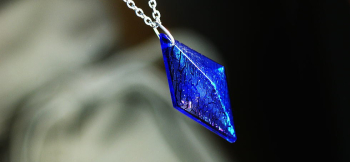 Ocean bright diamond ブルーからパープルへと変化する神秘的なラメが煌きます。 ラフォルム ガラスジュエリー ガラスアクセサリー