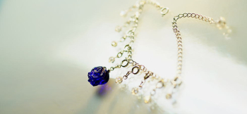 Charming blue rose お好きな長さに調整可能です。 ラフォルム ガラスジュエリー ガラスアクセサリー