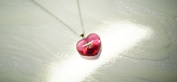かんたん封入ペンダント / cuty peach love 可愛らしいハート型メモリアルペンダント。 ラフォルム ガラスジュエリー ガラスアクセサリー