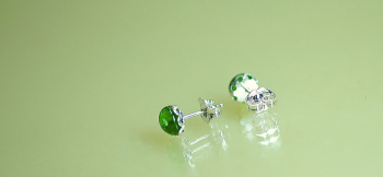 草原の風になって / ピアス 金具パーツはSilver925素材の枠付きタイプをご用意いたしました。 ラフォルム ガラスジュエリー ガラスアクセサリー