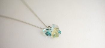 Pure Morpho MINI ～ 彩 ～ 優しく舞う蝶のペンダントです。 ラフォルム ガラスジュエリー ガラスアクセサリー