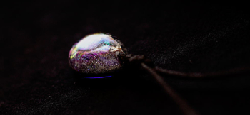 Vivid Light Galaxy 滑らかな丸みのあるドロップタイプのフォルム。 ラフォルム ガラスジュエリー ガラスアクセサリー