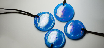 水面のfullmoon 同じイメージで4点をお作りいたしました。 ラフォルム ガラスジュエリー ガラスアクセサリー