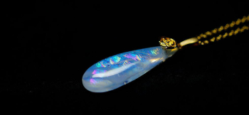 DIAMOND SNOW DROP 半透明ホワイトのマーブル模様。 ラフォルム ガラスジュエリー ガラスアクセサリー