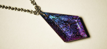 Multicolor diamond 光の反射や見る角度により全く表情を変えていきます。 ラフォルム ガラスジュエリー ガラスアクセサリー