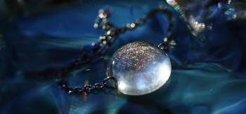 Chic Universe ～ bracelet ～ シンプルな円形ドーム型のフォルム。 ラフォルム ガラスジュエリー ガラスアクセサリー