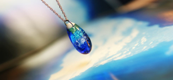 永遠の記憶 ～ 温もりの愛 ～ 内部には、思い出の大切なものを封入しています。 ラフォルム ガラスジュエリー ガラスアクセサリー