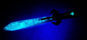 Legendary sword 刀身と柄部分は暗闇で神秘的な光を放ちます。 ラフォルム ガラスジュエリー ガラスアクセサリー