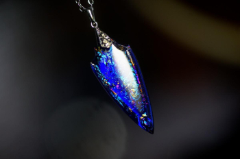 Arrowhead emblem ~ 静寂 ~ 高貴なコバルトブルーの色合い。 ラフォルム ガラスジュエリー ガラスアクセサリー
