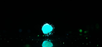 Mysterious of midnight / グラスバーベルピアス 暗闇では淡く神秘的な蓄光の光をお楽しみいただけます。 ラフォルム ガラスジュエリー ガラスアクセサリー
