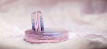 ラベンダーの薫る頃 大切なお写真などを飾ってお楽しみ頂ける、世界にひとつのメモリアルオブジェに仕上がっております。 ラフォルム ガラスジュエリー ガラスアクセサリー