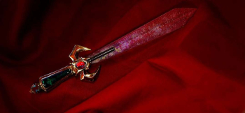 ラフォルム ガラスジュエリー ガラスアクセサリー Legendary sword 長く心に描かれてきた物語の剣を、ガラスとSilver925による大型のオブジェとして形にしました。透明な刀身には赤紫のイリデセントが流れ、光を受けると鋼の輝きとは異な…