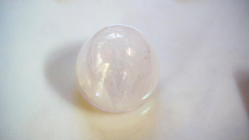 MEMORIAL EGG DOME このオブジェを通じて、ぜひこれからも大切な存在を身近に感じて頂ければ幸いです。 ラフォルム ガラスジュエリー ガラスアクセサリー