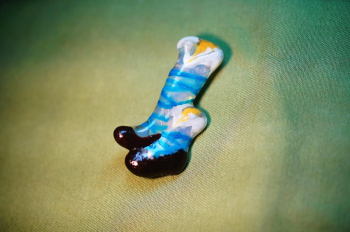 Dream lace-up boots ご希望のイメージを形にした、世界にひとつのブローチ。 ラフォルム ガラスジュエリー ガラスアクセサリー