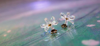 Snow flower ~ Radiant crystal ~ 雪の結晶のような可愛らしく繊細なフォルム。 ラフォルム ガラスジュエリー ガラスアクセサリー