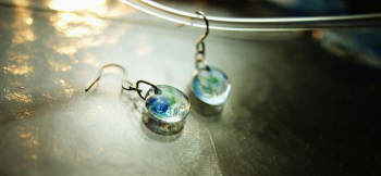ラフォルム ガラスジュエリー ガラスアクセサリー 渦潮 ～ 愛唄 / ピアス ～ <a href="/products/detail.php?product_id=1123">『渦潮 ～ 愛唄 / ネックレス ～』</a>と同様のイメージのピアスで…