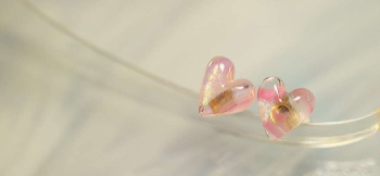 Pure petit Heart 淡いピンクベースのプチハートです。 ラフォルム ガラスジュエリー ガラスアクセサリー