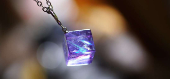 Lavender cube ～ Rainbow flash ～ ラフォルム ガラスジュエリー ガラスアクセサリー