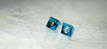 Standard Dreamblue ～ セパレートピアス ～ 世界にひとつのオリジナルピアス。 ラフォルム ガラスジュエリー ガラスアクセサリー