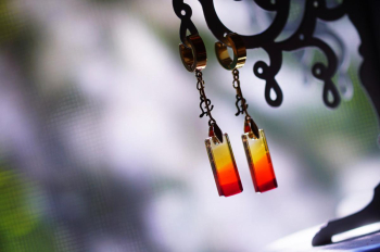 Orange rainbow ～夕日の虹 ～ 夕日のように温かみのあるオレンジのグラデーションが魅力的な一品です。 ラフォルム ガラスジュエリー ガラスアクセサリー