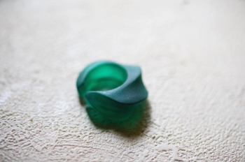 Ripple Cuff Earring(片耳用イヤーカフ) フロスト加工を施しました。 ラフォルム ガラスジュエリー ガラスアクセサリー