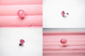 桜ごころ(片耳用ピアス) 柔らかな光を受けて、桜色とグリーンがふんわり煌く。春風にそっと揺れるような透明感。 ラフォルム ガラスジュエリー ガラスアクセサリー