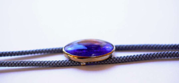 Energy Tanzanite ～ 麗 ～ ふっくらとしたフォルムです。 ラフォルム ガラスジュエリー ガラスアクセサリー