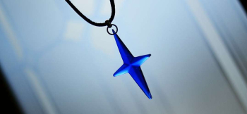 Great cross star ベースカラーには素敵な青紫系のコバルトブルーを使用しました。 ラフォルム ガラスジュエリー ガラスアクセサリー