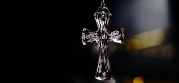 SAINT CRYSTAL CROSS 存在感のある美しいクロスタイプペンダント。 ラフォルム ガラスジュエリー ガラスアクセサリー
