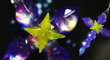 Miraculous prayer cross 縦横の交差する位置には黄色い十字架を施しています。 ラフォルム ガラスジュエリー ガラスアクセサリー