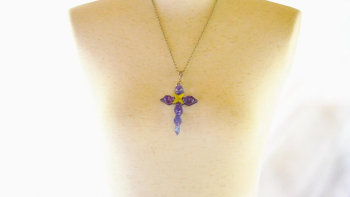Miraculous prayer cross 存在感のある世界にひとつのペンダントです。 ラフォルム ガラスジュエリー ガラスアクセサリー