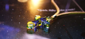 ラフォルム ガラスジュエリー ガラスアクセサリー Romantic cross ～ Spring ～ 『Romantic cross ～ Spring ～』は、黄色、黄緑、緑の色彩を生かした胸元を彩るガラスペンダントです。
春の優しい空気を感じさ…