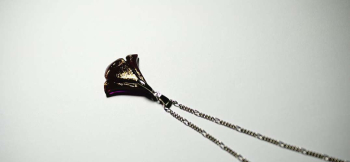 Antique style flower 存在感のある素敵なペンダント。 ラフォルム ガラスジュエリー ガラスアクセサリー