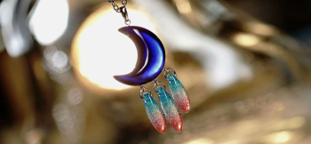 Falling blue moon 幻想的な逸品です。 ラフォルム ガラスジュエリー ガラスアクセサリー