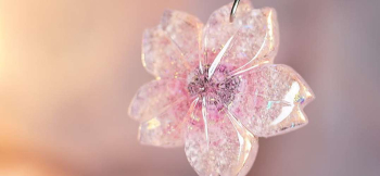 Eternity cherry blossom 内部に「思い出の大切なもの」を封入しております。 ラフォルム ガラスジュエリー ガラスアクセサリー