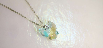 ラフォルム ガラスジュエリー ガラスアクセサリー Pure Morpho MINI ～ 彩 ～ 『Pure Morpho』を小ぶりにしたミニサイズ。優しい色合いと透明感が魅力的なモルフォチョウタイプのペンダント。クリアーをベースに淡いブルー系やラベ…