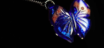 Indian Leaf Butterfly 美しいコノハチョウのイメージを表現したオリジナルペンダントが完成いたしました。 ラフォルム ガラスジュエリー ガラスアクセサリー