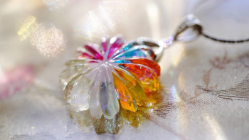恋ごころ夢の花 着物のように華やかで繊細な、あなたの心に寄り添う、特別な一点もの。 ラフォルム ガラスジュエリー ガラスアクセサリー