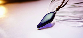Appeal ~ Grape ~ シンプルでスタイリッシュにお使いいただけそうなペンダントです。 ラフォルム ガラスジュエリー ガラスアクセサリー