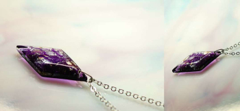 Noble Viola ラメは見る角度や光の当たり方で様々な表情に変化します。 ラフォルム ガラスジュエリー ガラスアクセサリー
