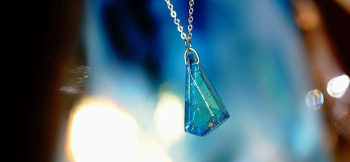 セノーテの煌き ～ Aqua blue ～ 淡いアクアブルーの色合い。 ラフォルム ガラスジュエリー ガラスアクセサリー